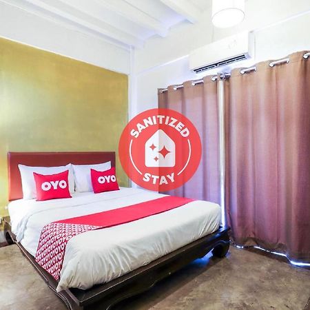 Oyo 391 Pat'S Klangviang Guesthouse チエンマイ エクステリア 写真