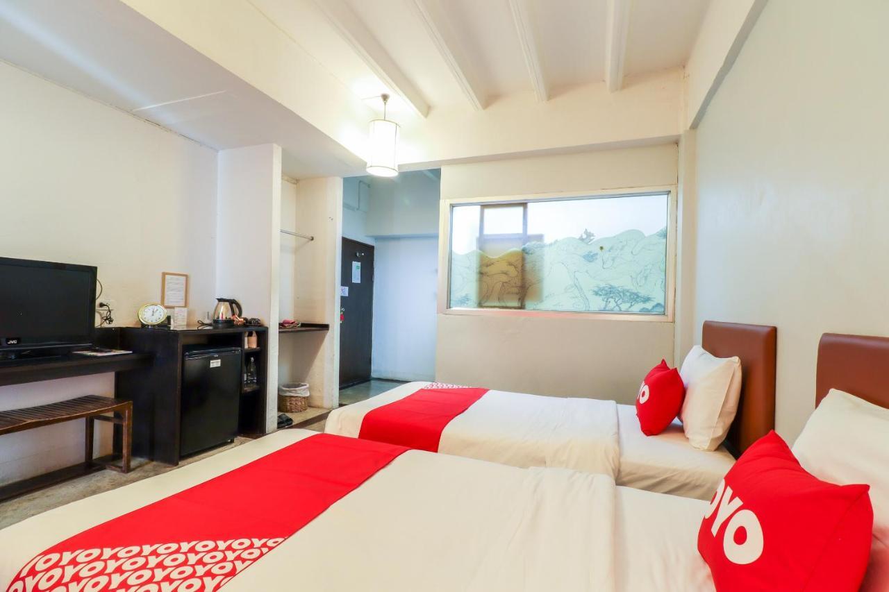 Oyo 391 Pat'S Klangviang Guesthouse チエンマイ エクステリア 写真