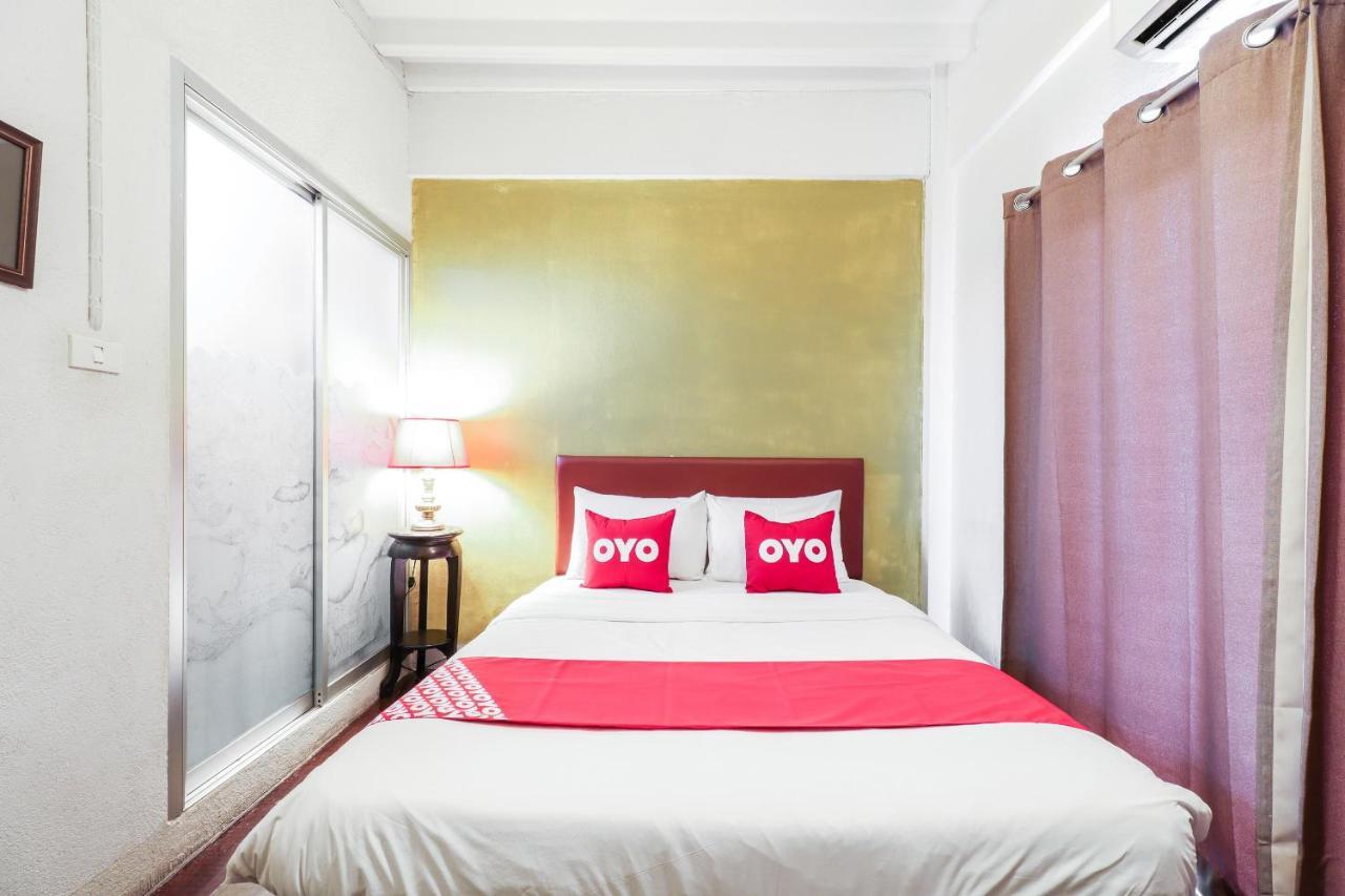 Oyo 391 Pat'S Klangviang Guesthouse チエンマイ エクステリア 写真