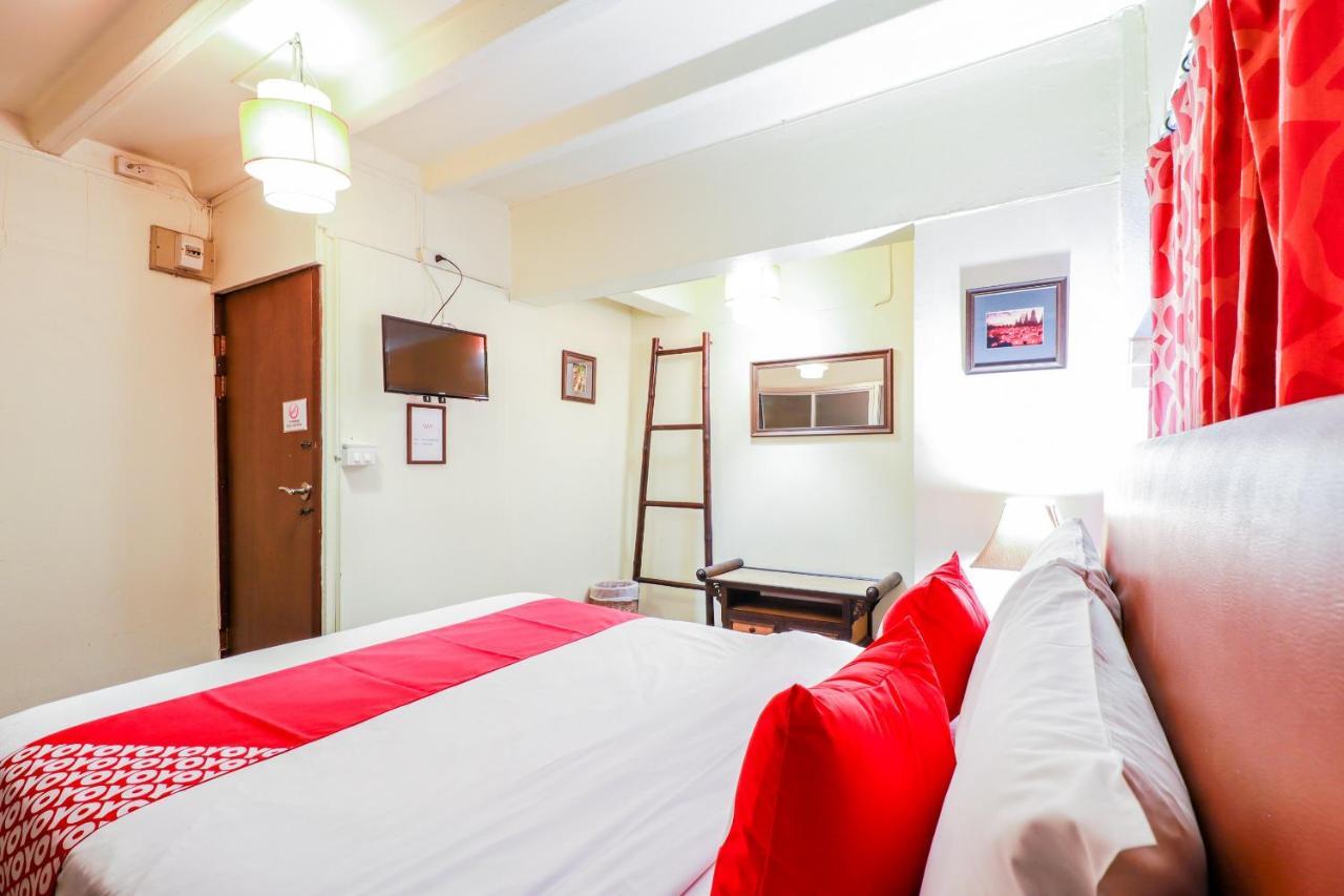 Oyo 391 Pat'S Klangviang Guesthouse チエンマイ エクステリア 写真
