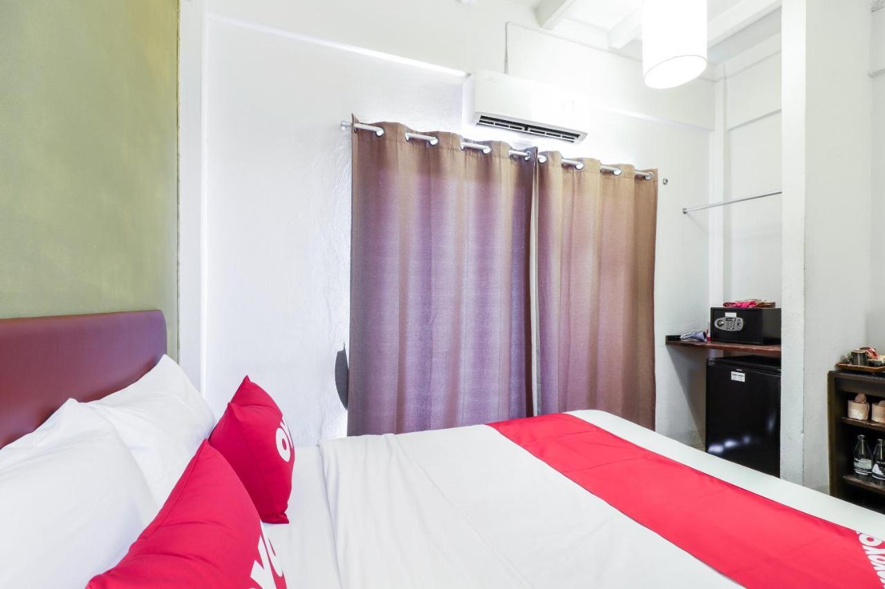 Oyo 391 Pat'S Klangviang Guesthouse チエンマイ エクステリア 写真