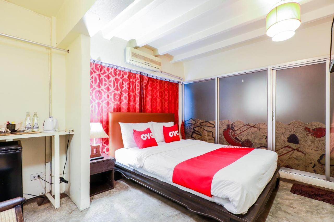 Oyo 391 Pat'S Klangviang Guesthouse チエンマイ エクステリア 写真