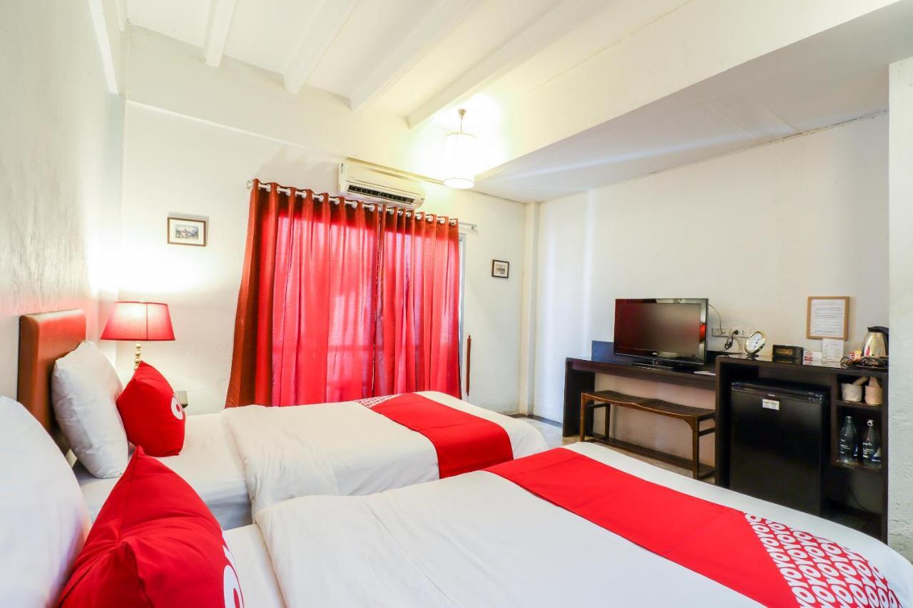 Oyo 391 Pat'S Klangviang Guesthouse チエンマイ エクステリア 写真