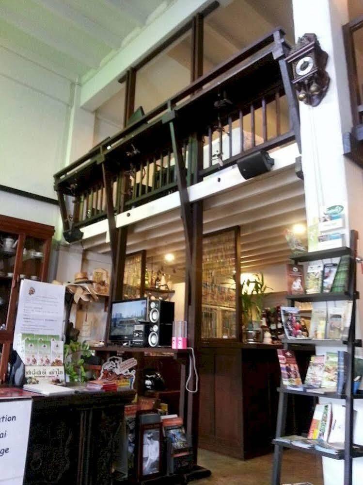 Oyo 391 Pat'S Klangviang Guesthouse チエンマイ エクステリア 写真